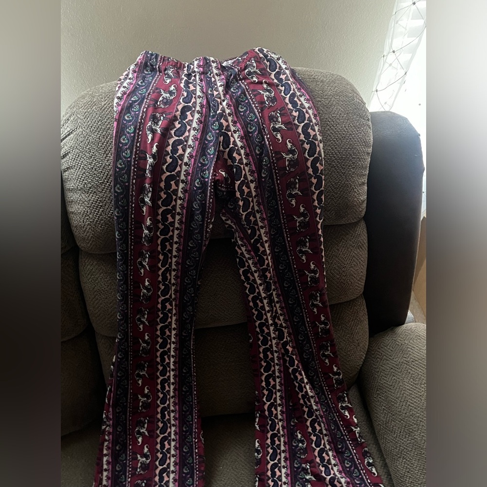 Some comfortable bell bottoms pants 🥰